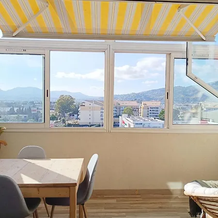 Bright With A View In Апартаменты
